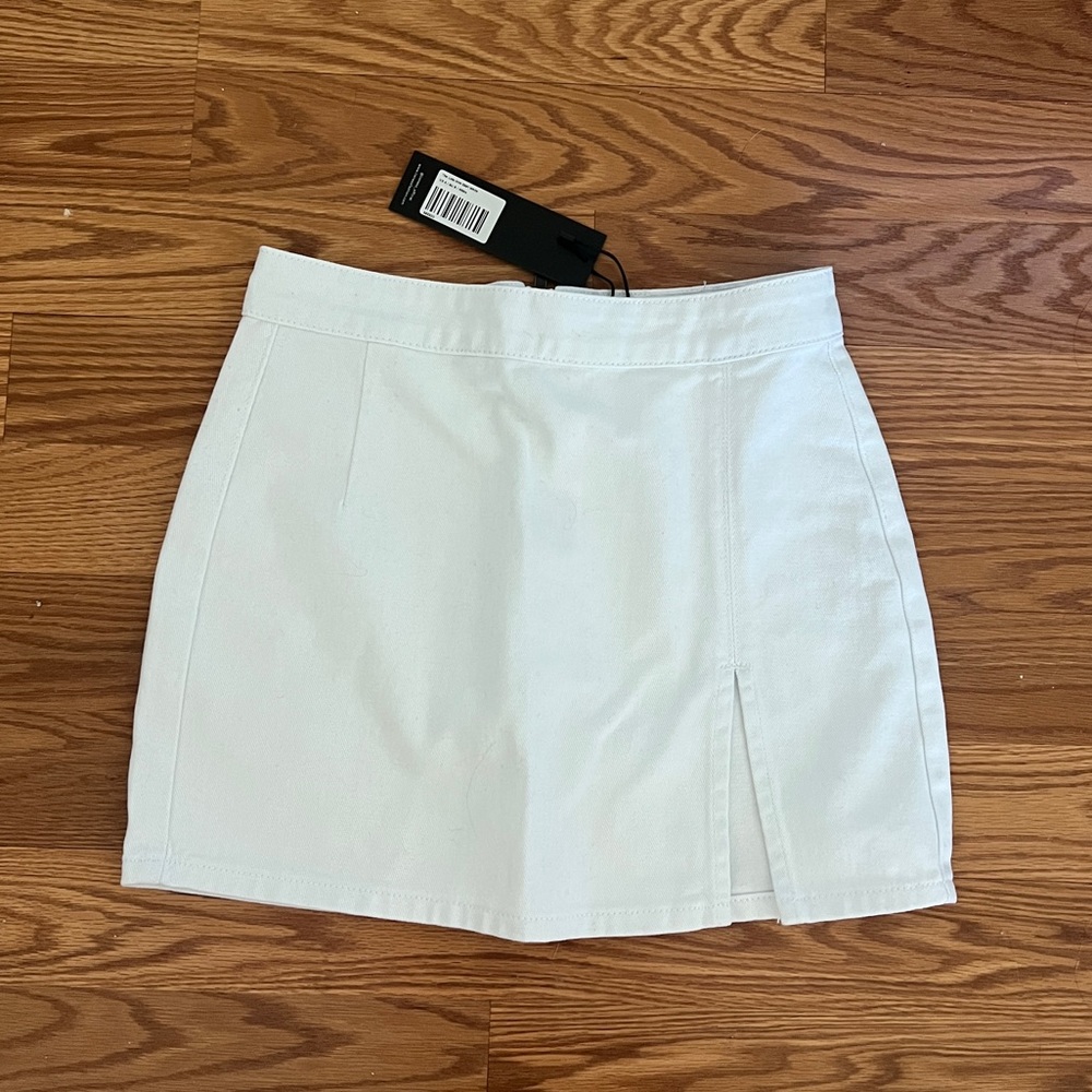 Lioness white slit skirt NEW WITH TAGS